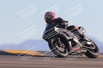 media/Nov-06-2023-Moto Forza (Mon) [[ce023d0744]]/3-Intermediate Group/Session 5 (Turn 9)/
